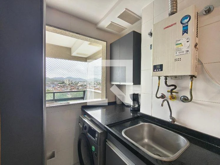3-bedroom apartment in a building with a gym — photo 10