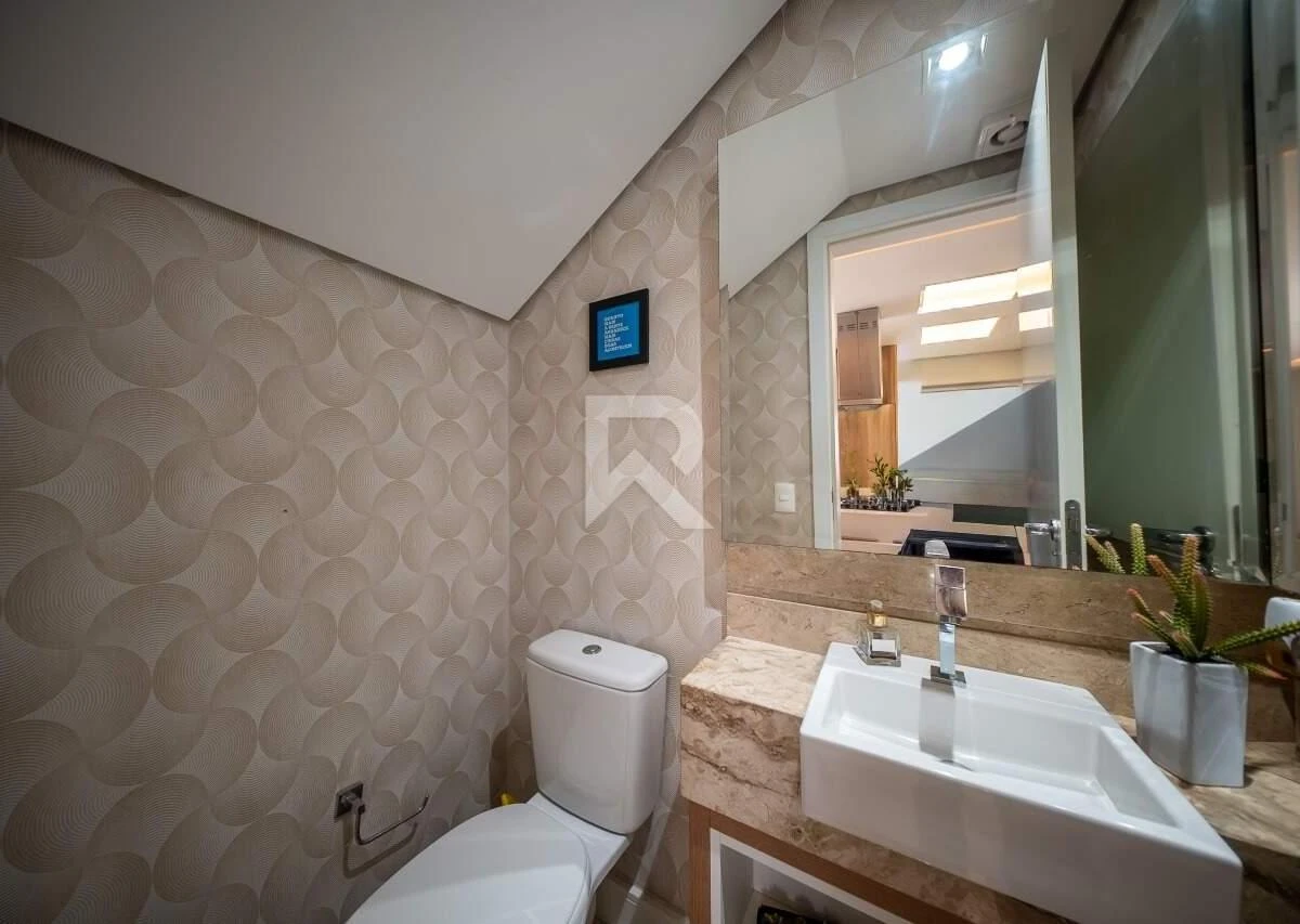 Furnished apartment, 150 m², with a glass-enclosed balcony — photo 5