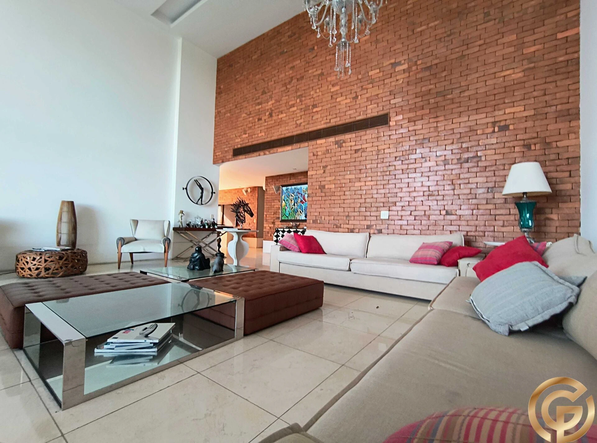 Furnished 400 m² apartment with 4 en-suite bedrooms — photo 7