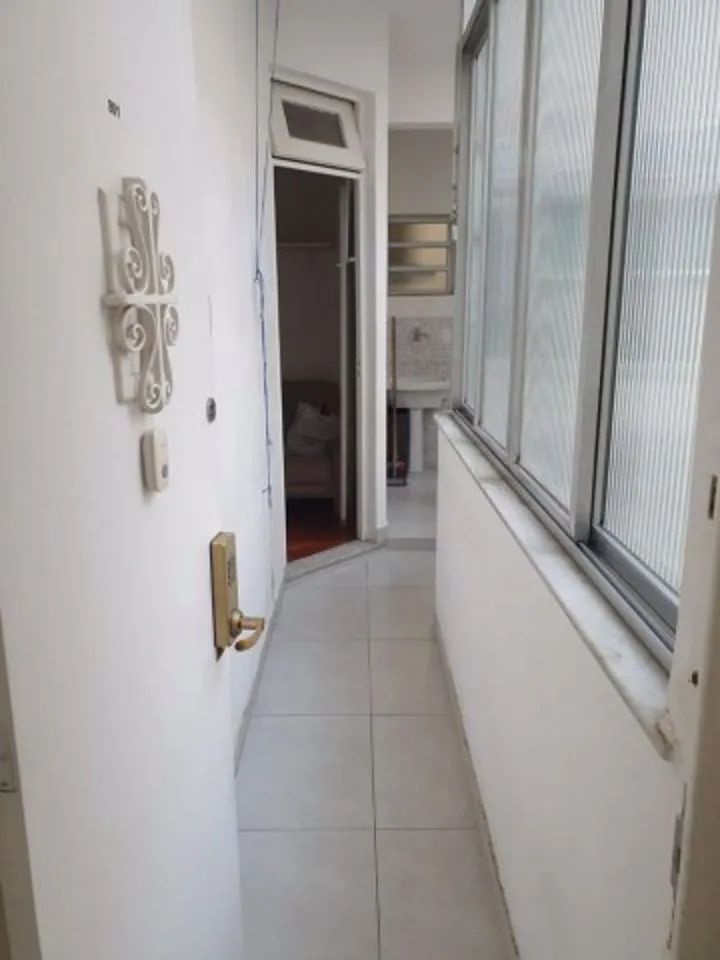 Walk-in closet in a 3-bedroom apartment, 148 m² — photo 3