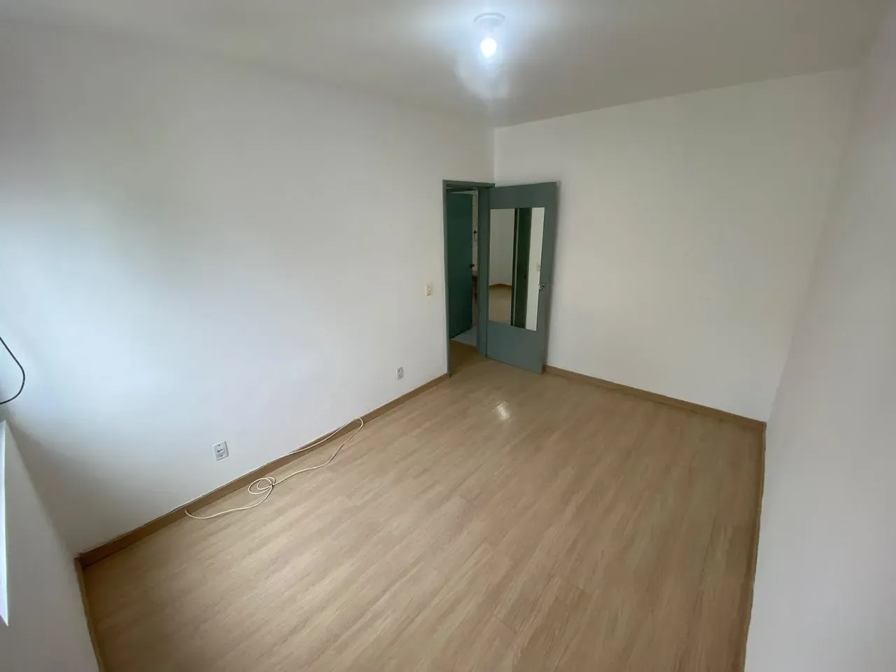 Apartment on the 7th floor with a glass-enclosed balcony — photo 3