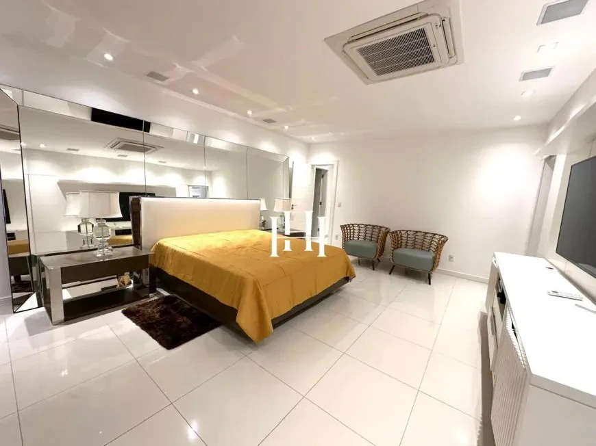 Furnished house with 7 bedrooms, 5 en-suites, 750 m² — photo 7