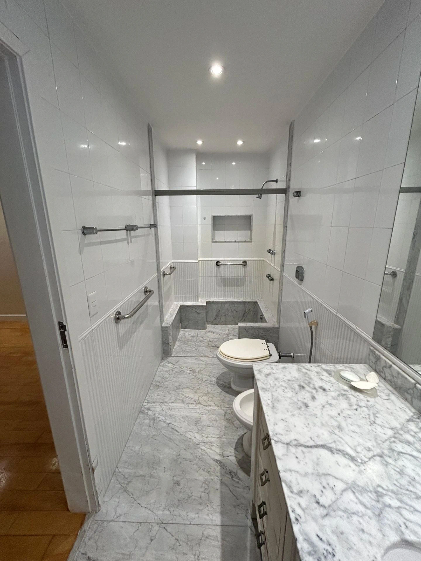 Furnished apartment, 185 m², with a washing machine — photo 6