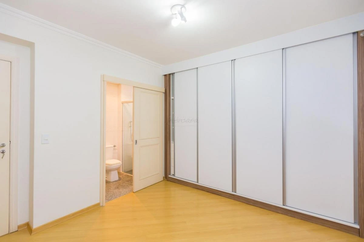 Departamento con espacio de home office en Curitiba — photo 14