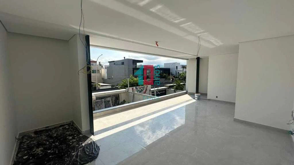 Casa com 5 suítes, 8 banheiros e 3 vagas para reformar — photo 3