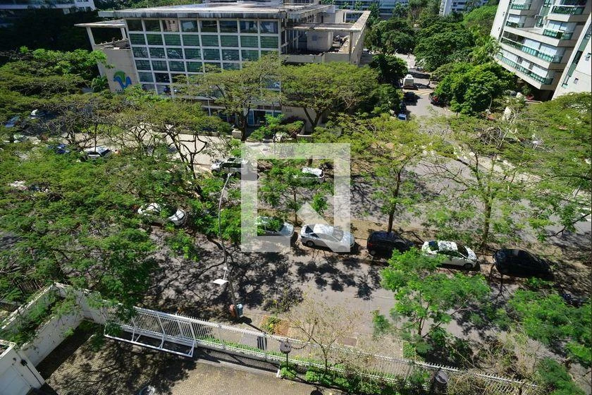 Apartamento com 2 quartos e cozinha fechada com fogão a gás — photo 28