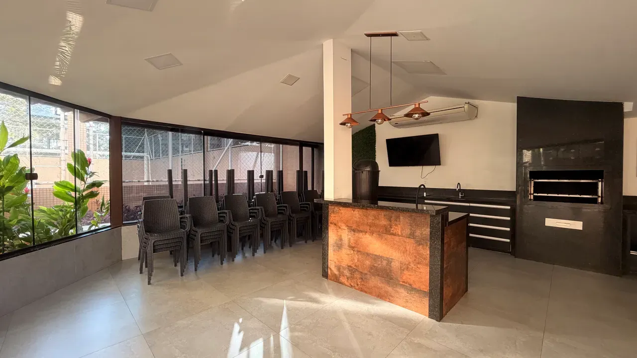 4-bedroom apartment with glassed-in balcony and 2 parking — photo 22