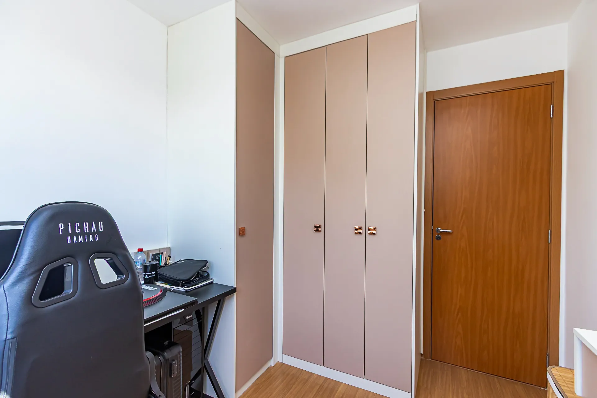 Робоче місце та 2 спальні: квартира 42 м² — photo 15