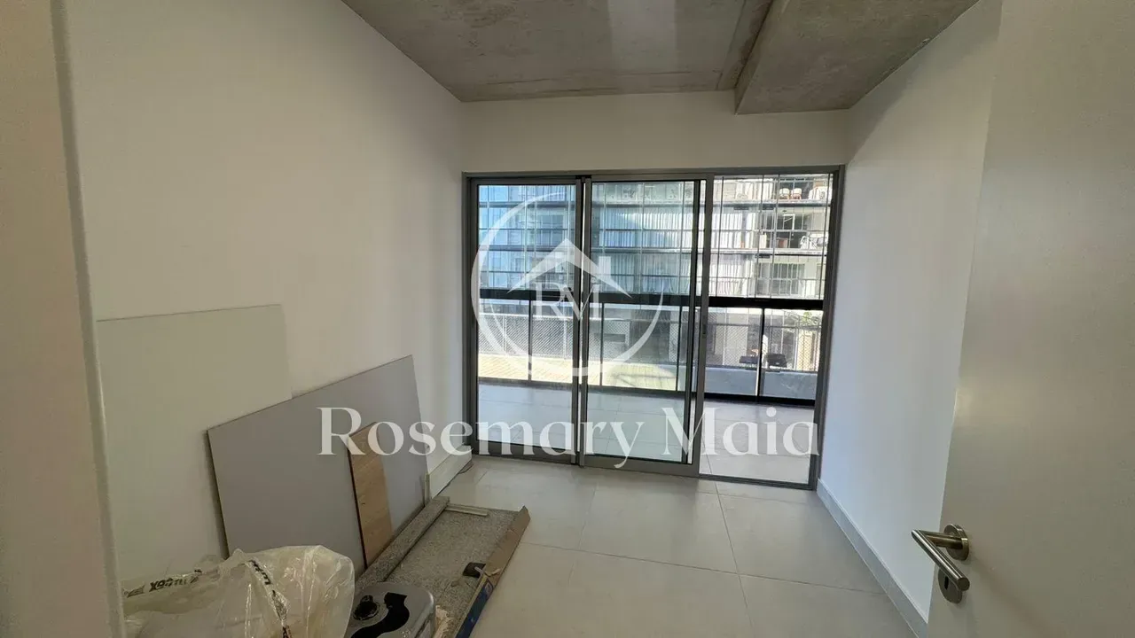 2-bedroom apartment with open-plan kitchen and balcony — photo 14