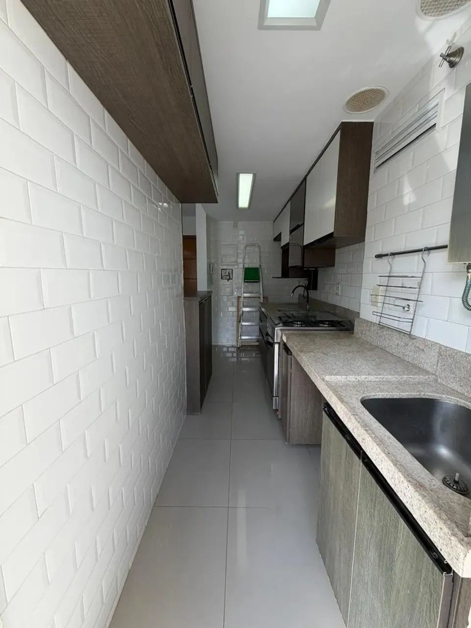 4-bedroom apartment with a closed-in balcony — photo 6