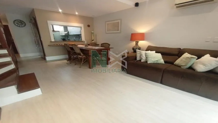 200 m² house with a grill on the balcony and a garden