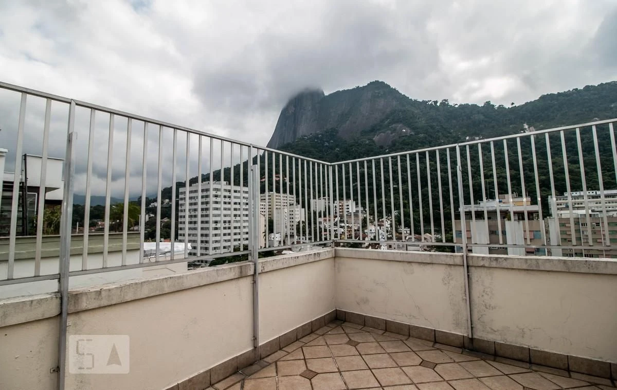 72 m² apartment with a home office and a mountain view — photo 12