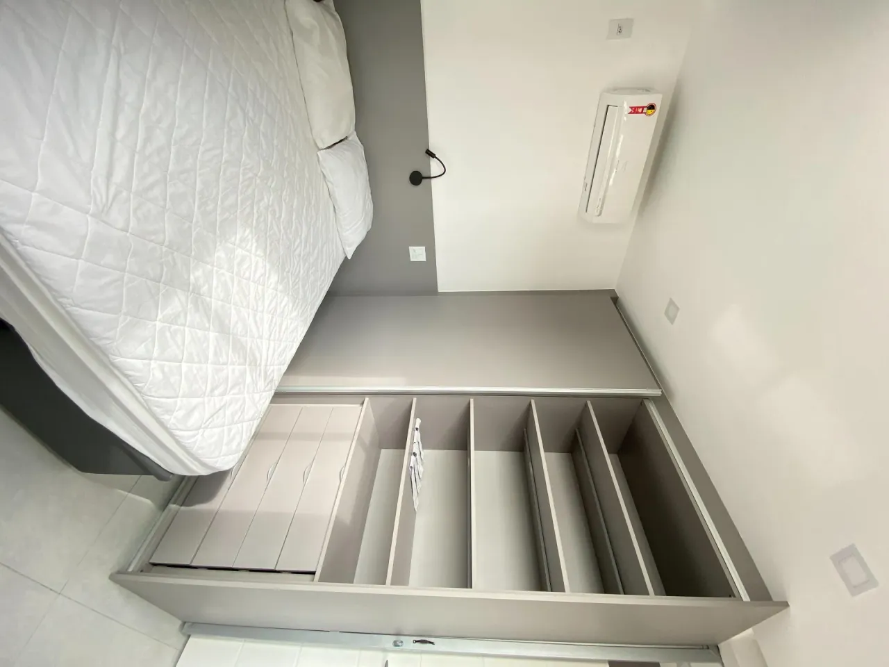 Furnished 2-bedroom apartment with open-plan kitchen — photo 4