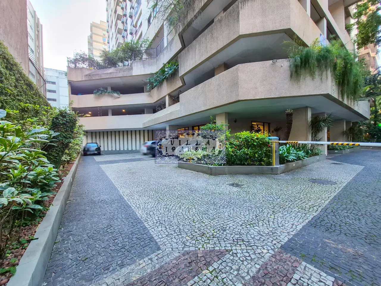 Furnished 286 m² penthouse with 4 bedrooms and 4 baths — photo 92