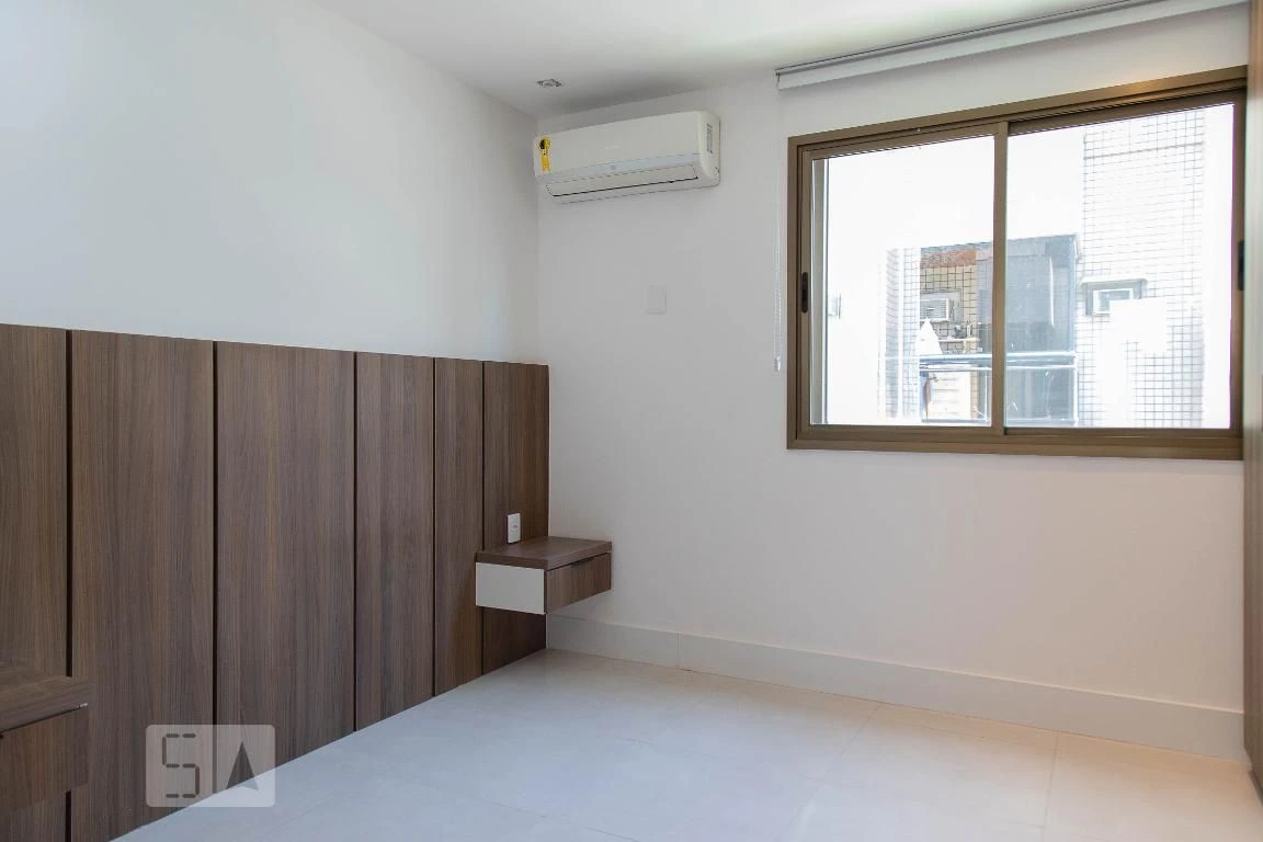 Furnished apartment, 90 m², with a glass-enclosed balcony — photo 31