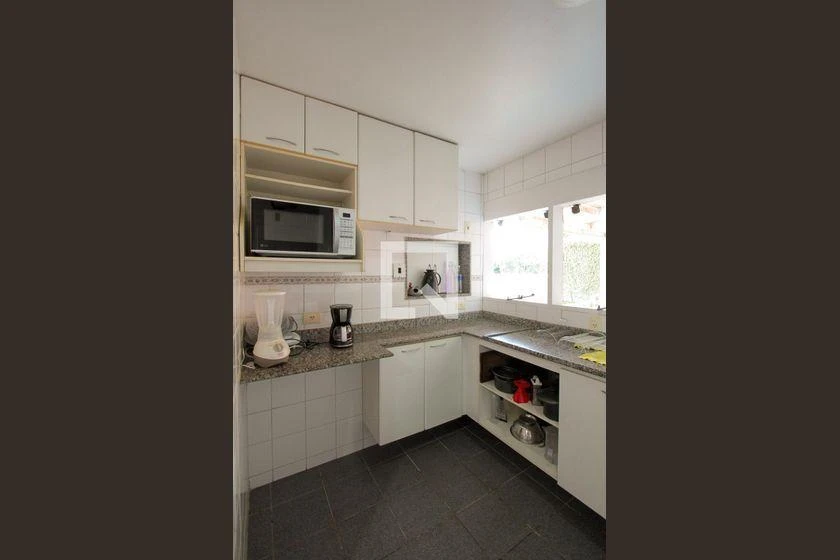 Меблированный дом с 4 спальнями и 3 сьютами, 450 м² — photo 13