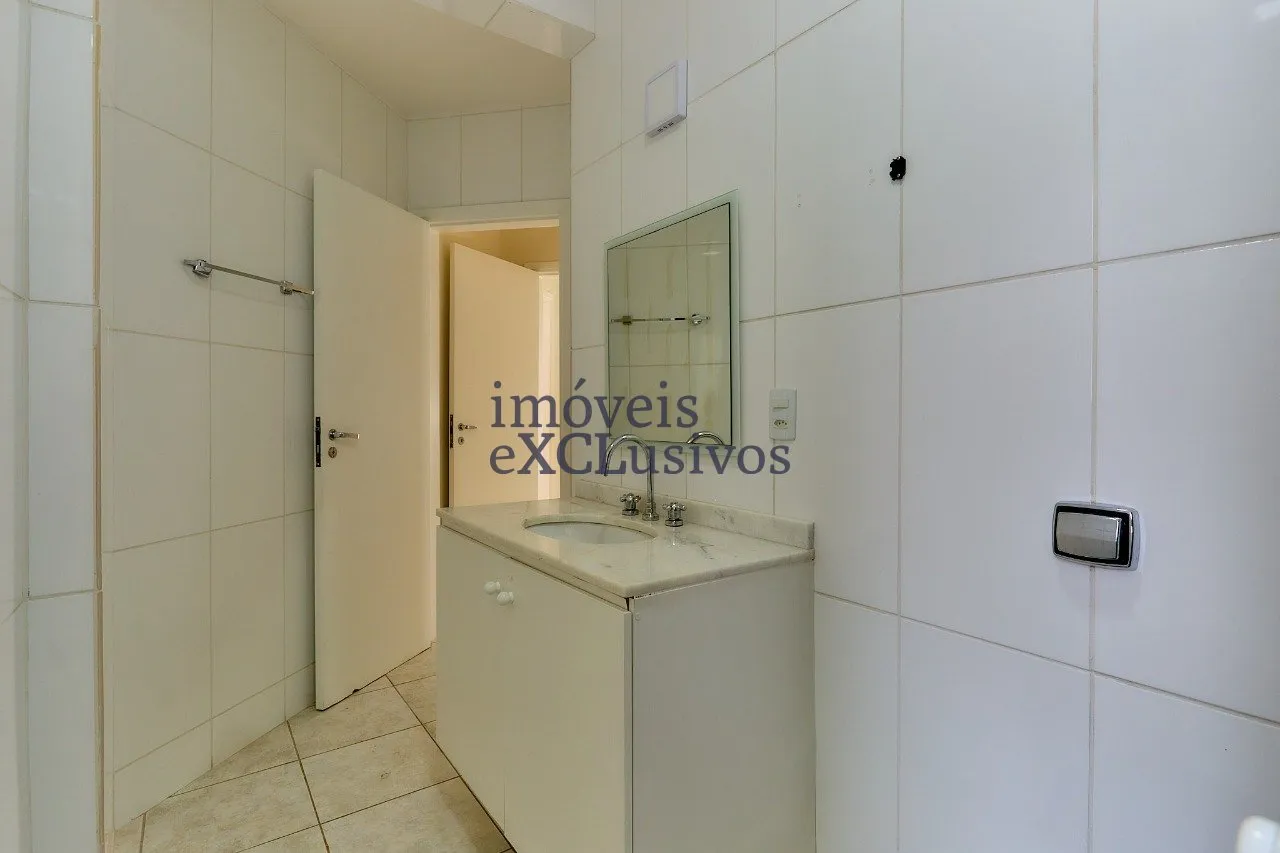 House with 3 en-suite bedrooms and 500 m², 3 parking — photo 36
