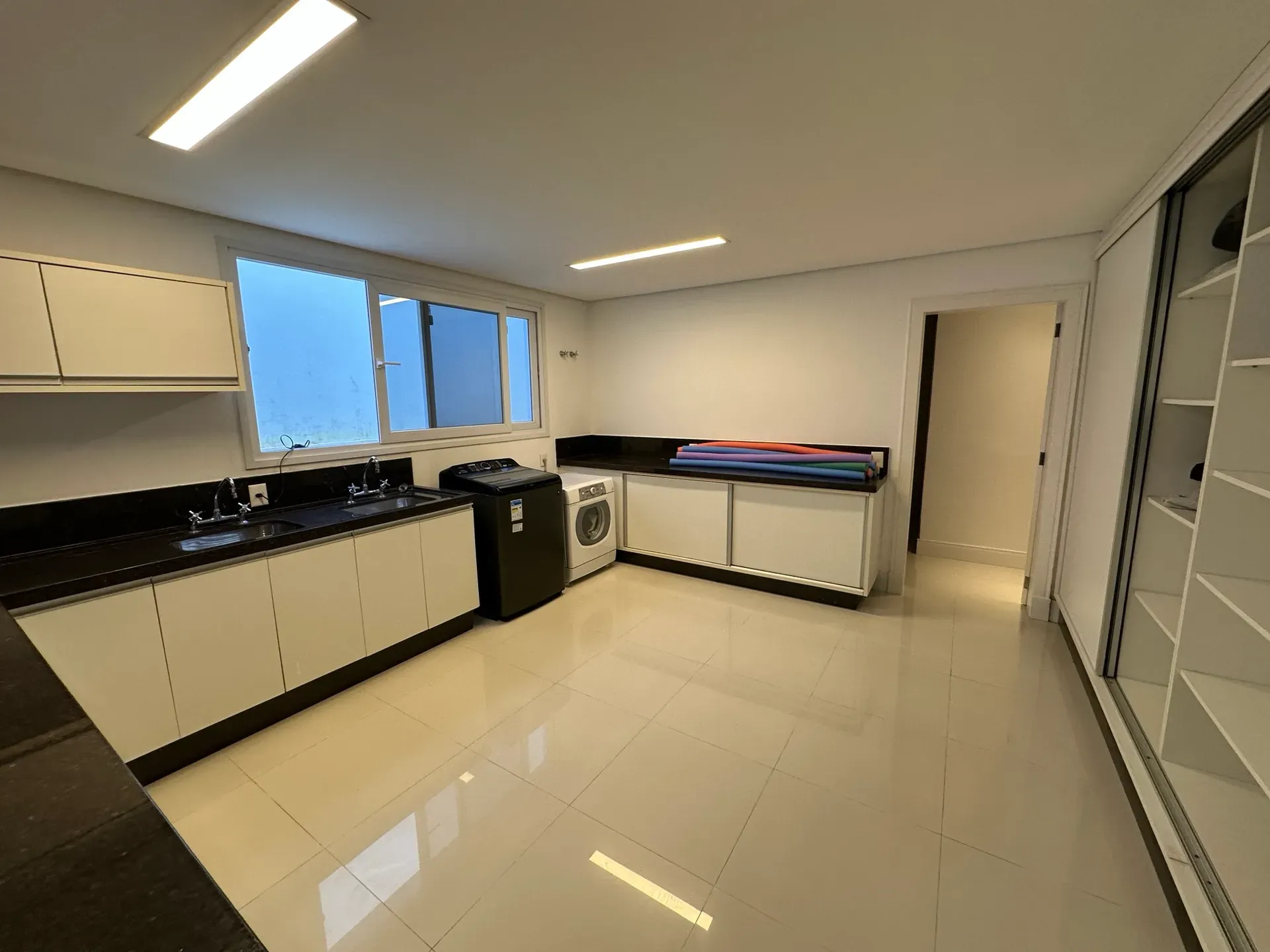 Casa mobiliada com 9 suítes e jacuzzi no prédio — photo 39