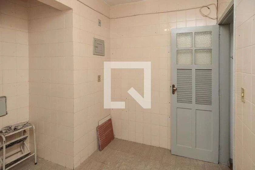 Unfurnished 2-bedroom apartment with separate kitchen — photo 8
