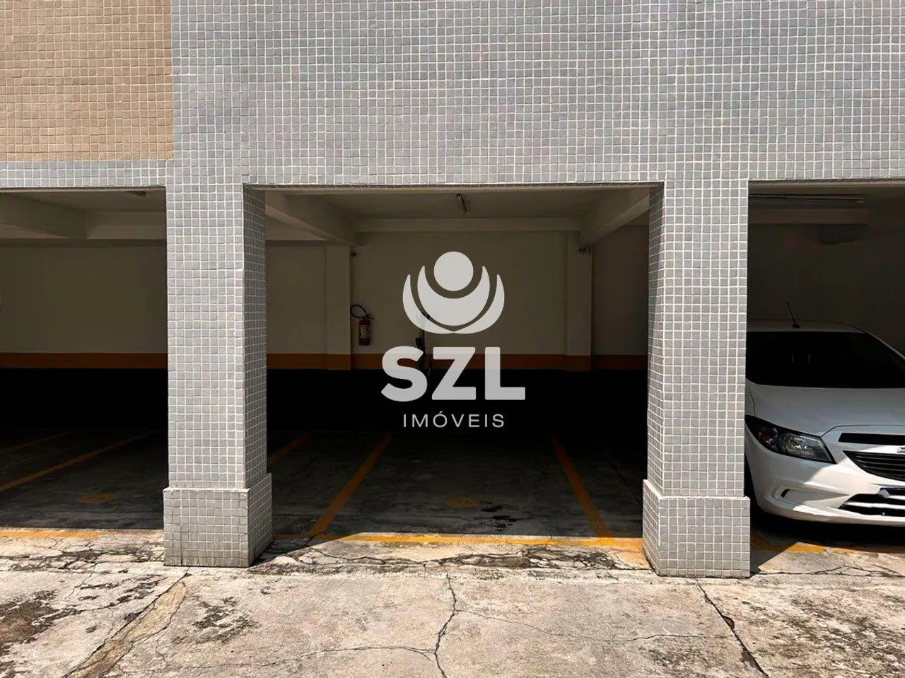 Apartamento com piso de madeira ou laminado, Cabral — photo 18