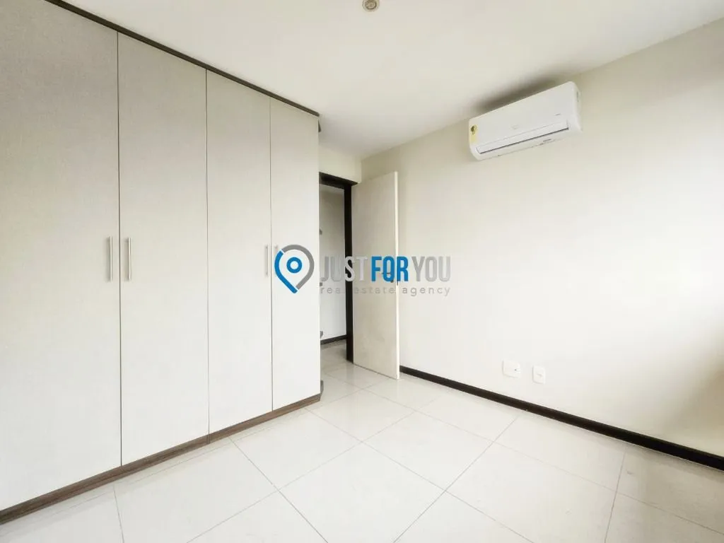 Apartamento com 3 dormitórios e varanda fechada de vidro — photo 30