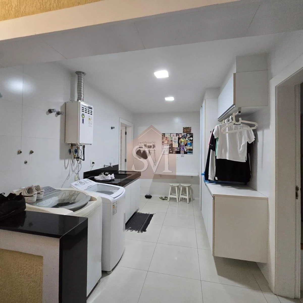 Furnished triplex house with 4 en-suite rooms and 669 m² — photo 3