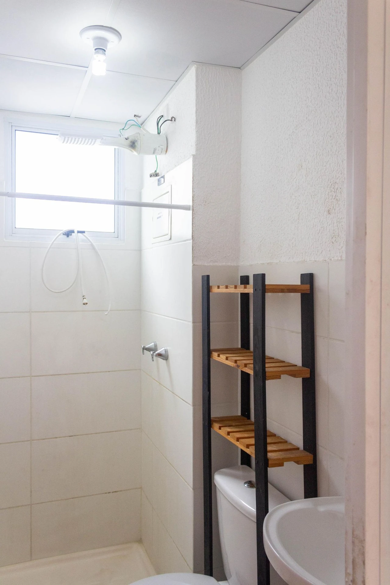 2-bedroom apartment in a building with a pool — photo 35
