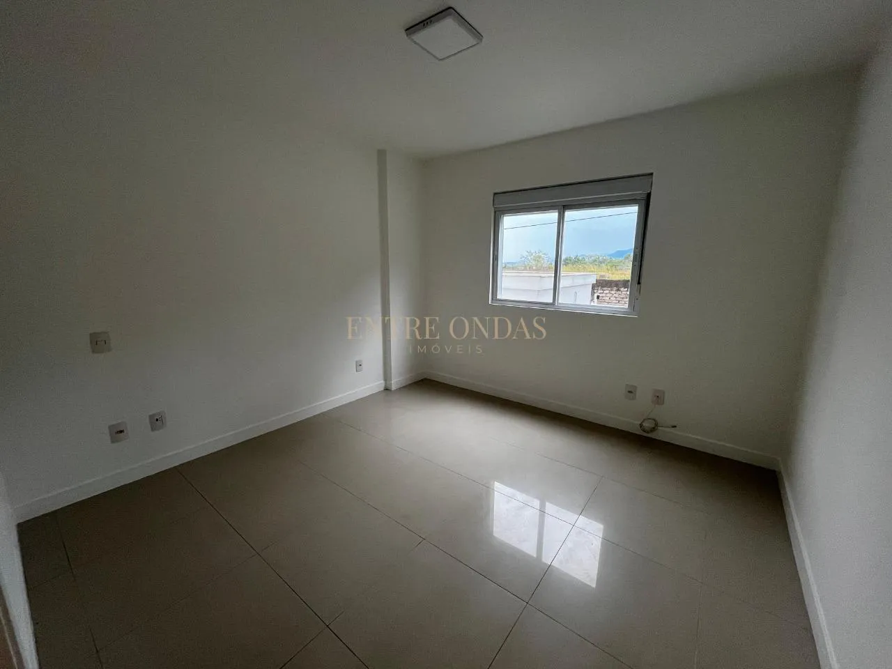 Apartment, 90 m², with a glass-enclosed balcony — photo 36