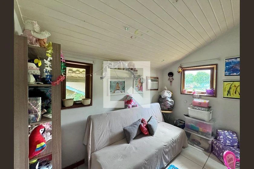 140 m² house with a walk-in closet and a home office — photo 4