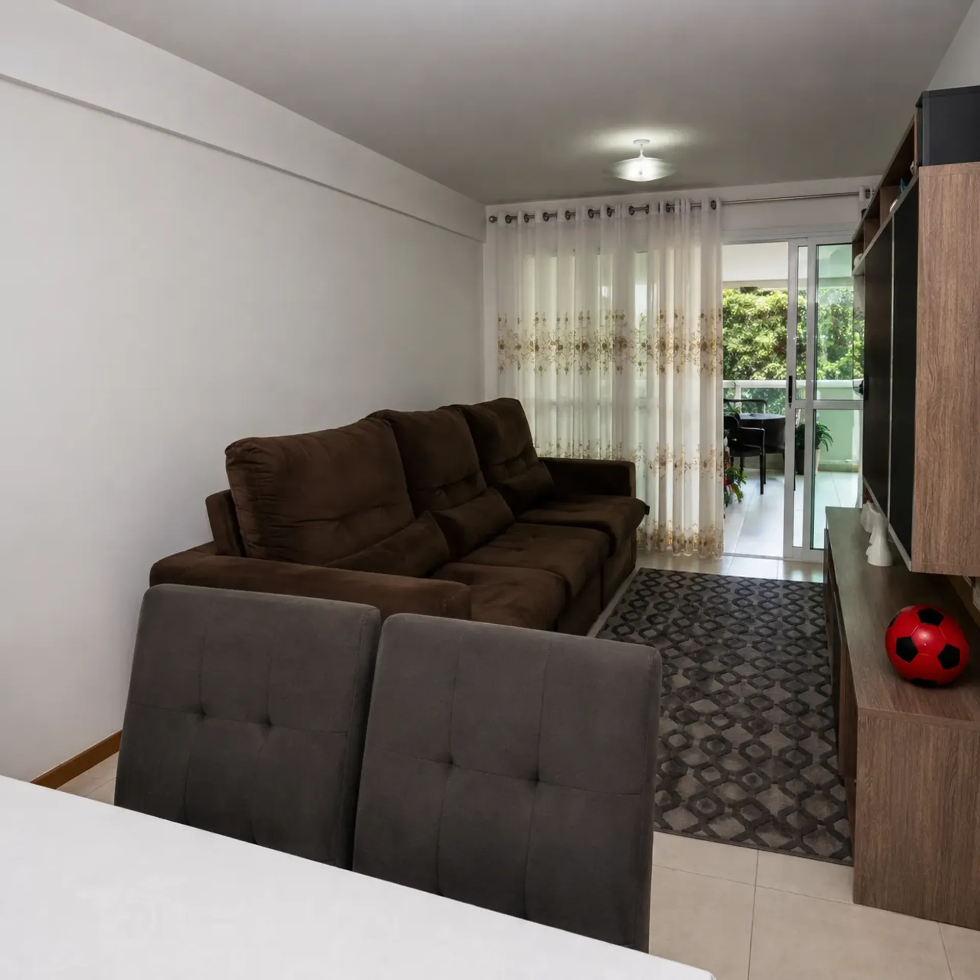 Furnished 4-bedroom apartment with a gas kitchen — photo 3