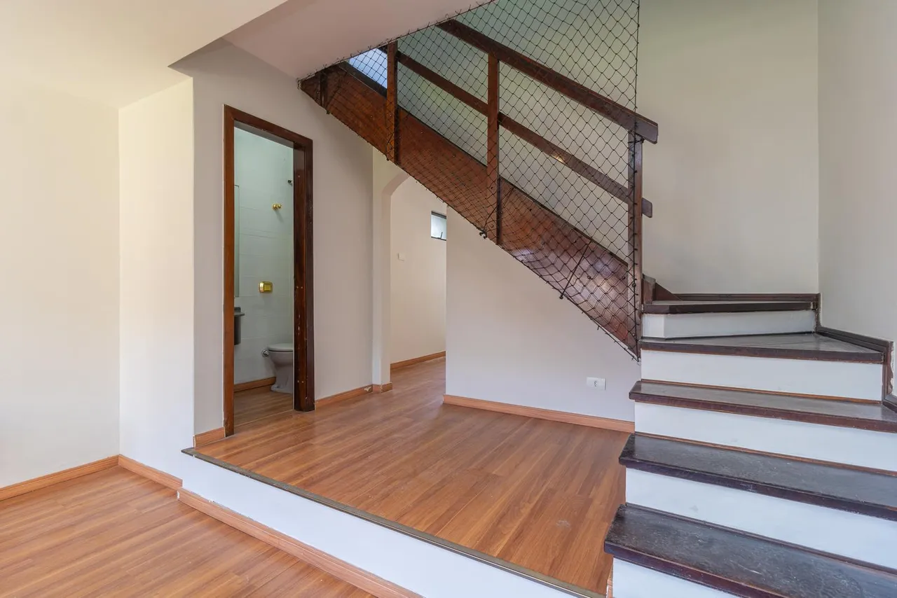 4-bedroom house with 4 bathrooms and 1 parking spot — photo 18