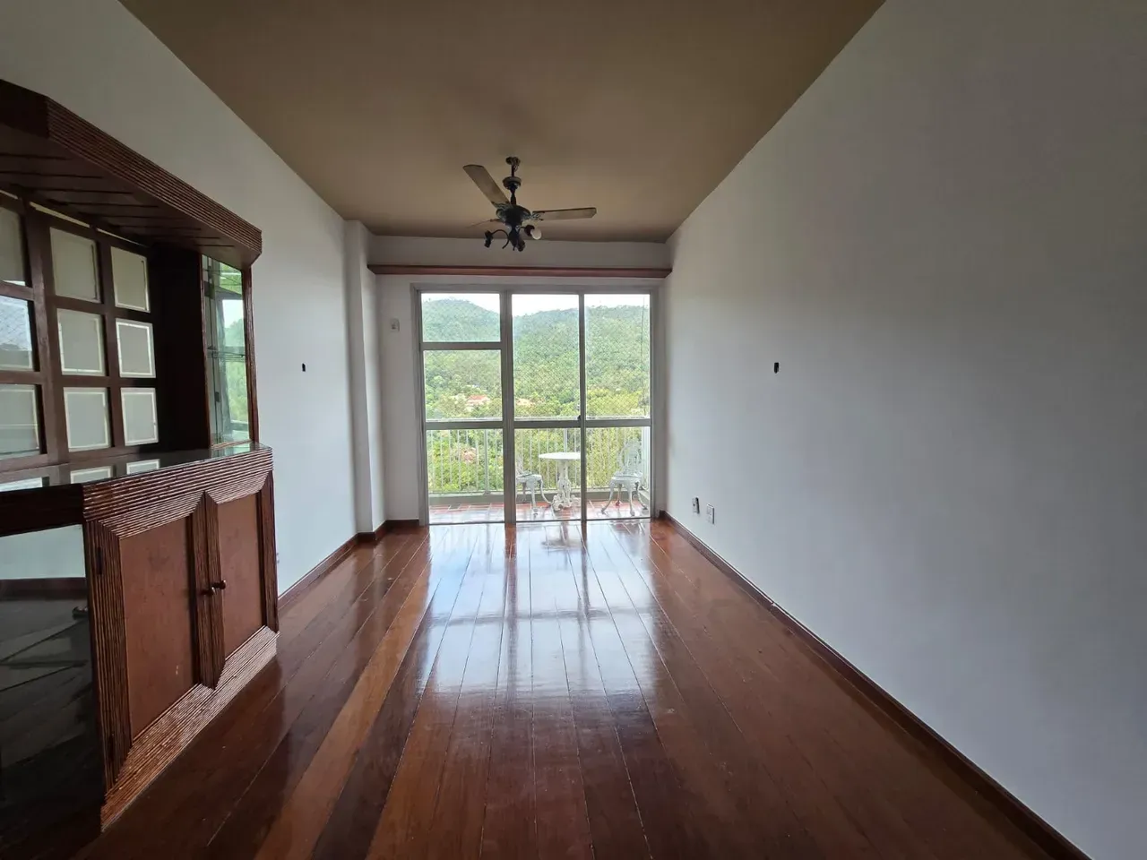 Apartamento de 2 quartos com cozinha fechada e 60 m² — photo 3