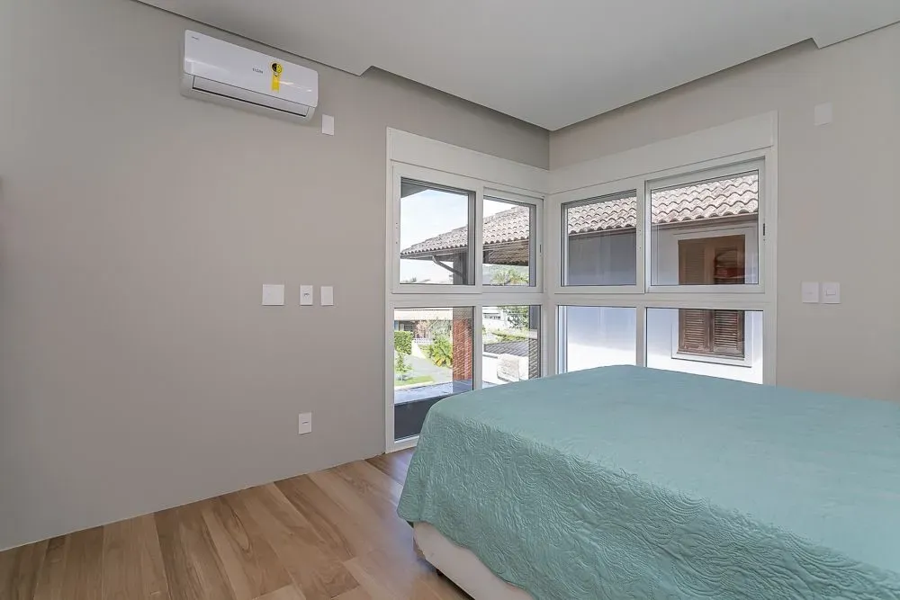 5-bedroom house with 420 m² and 5 bathrooms, integrated kitchen — photo 20