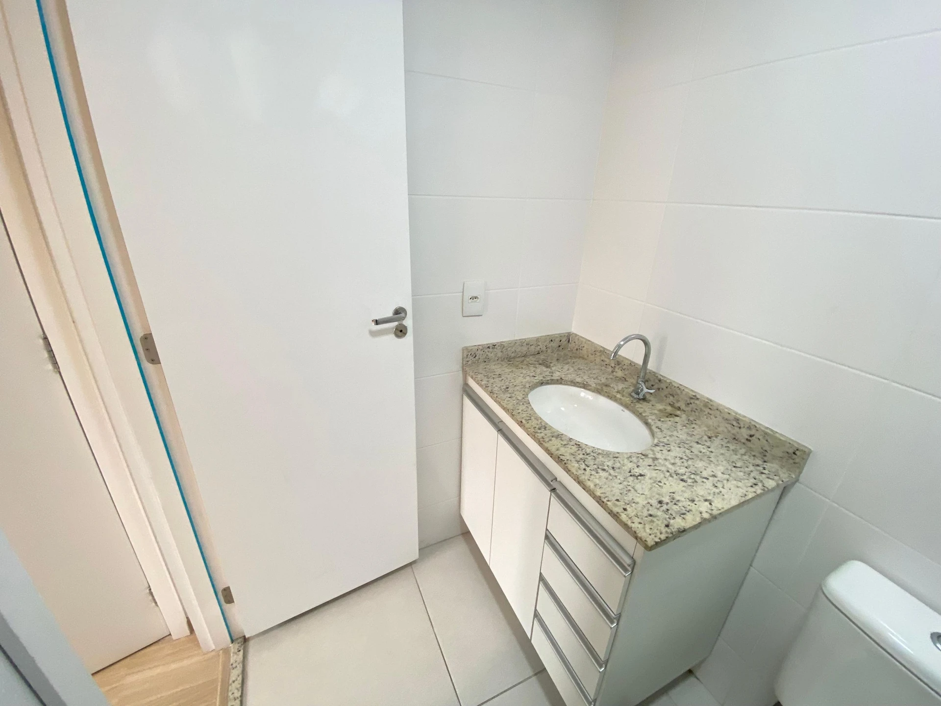 Apartment, 55 m², with wood or laminate floors — photo 38
