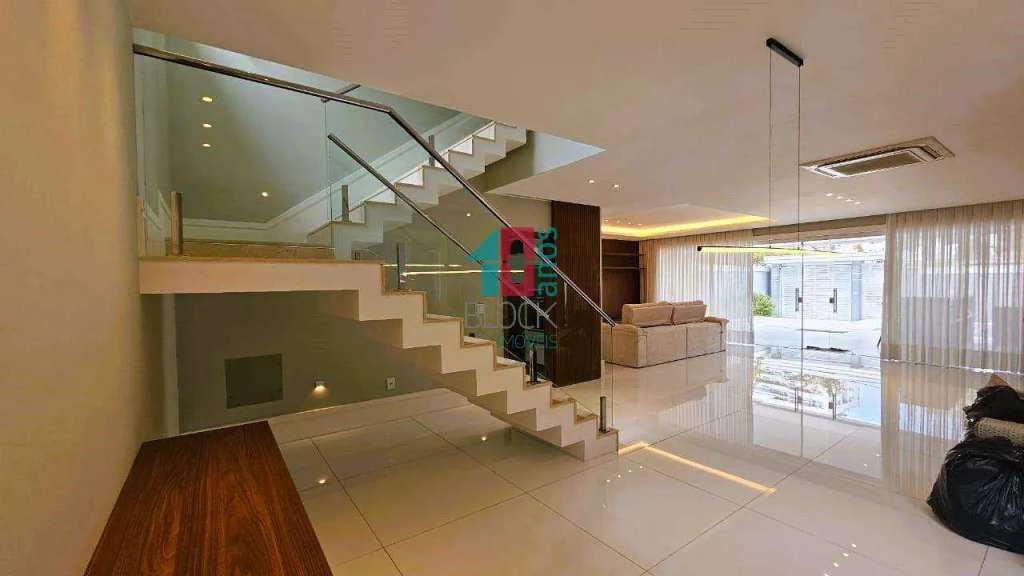 4-bedroom apartment with private garden and 364 m² — photo 16