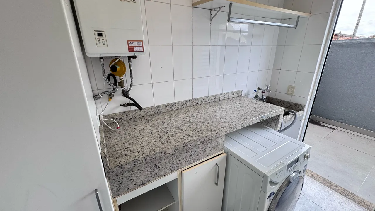 Washing machine in a 3-bedroom house, 190 m² — photo 15