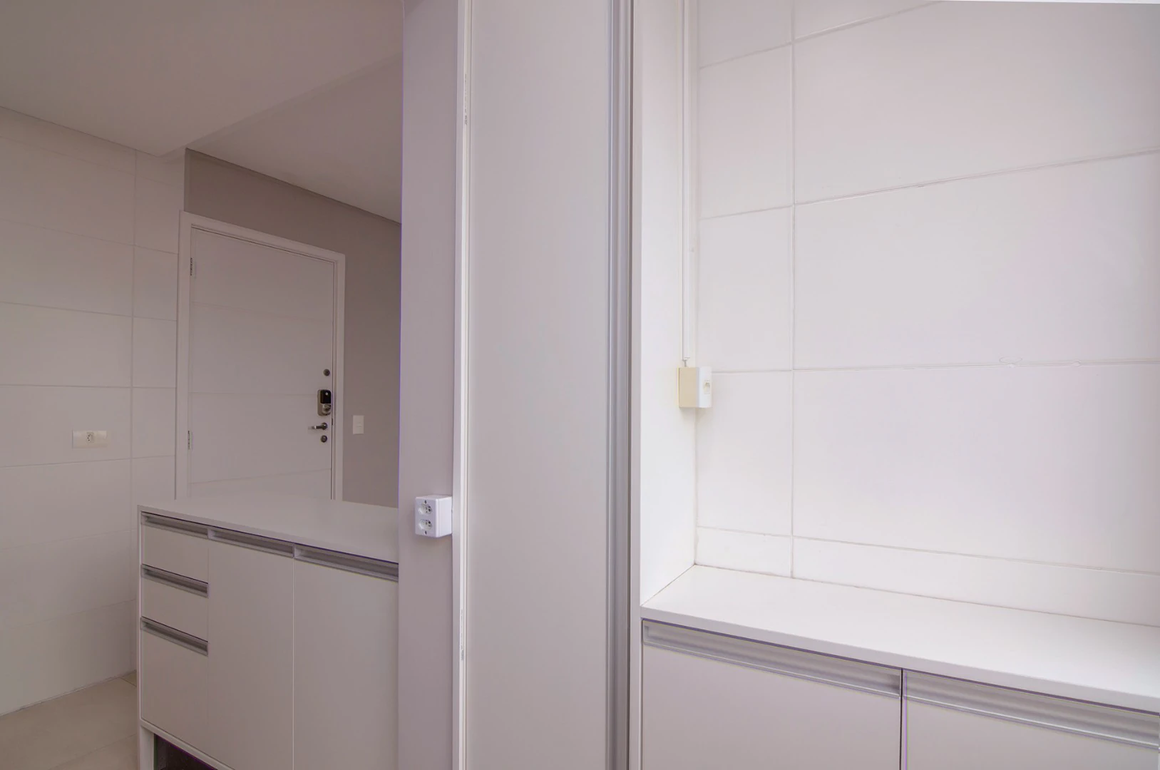 One-bedroom apartment with a washing machine in Curitiba — photo 17