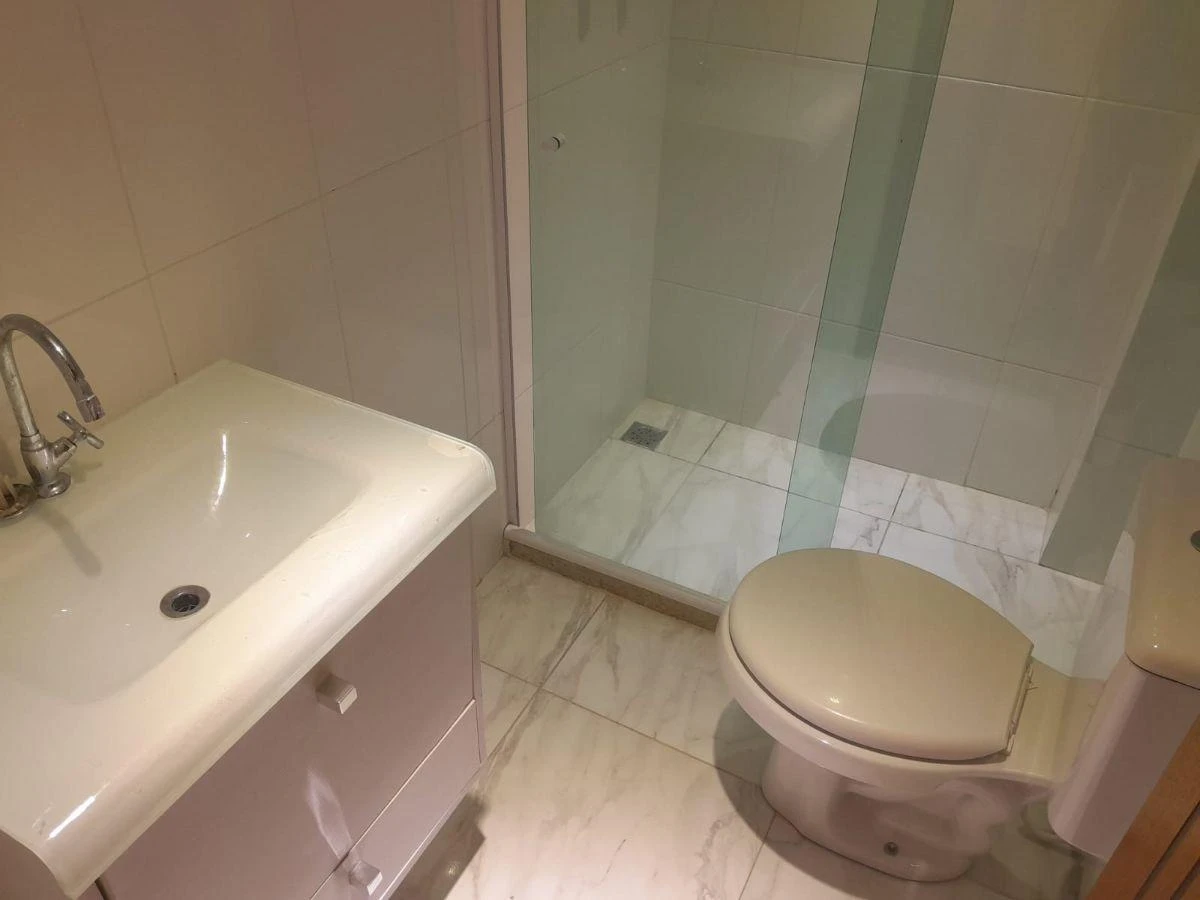 5-bedroom house with 4 en-suite bathrooms and balcony grill — photo 10
