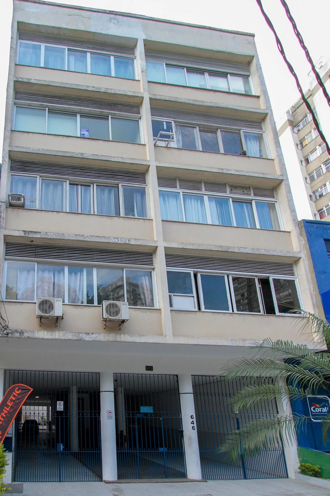 Monoambiente con espacio de home office en Rio de Janeiro — photo 13
