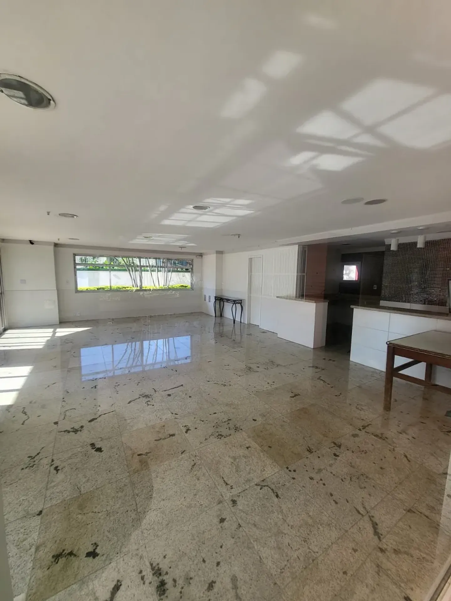 Furnished 126 m² apartment with 3 bedrooms and gas kitchen — photo 25