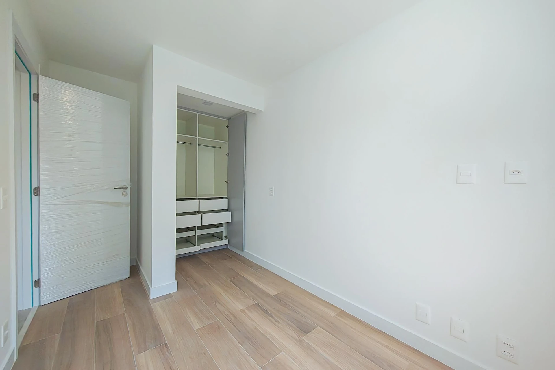 Apartment, 143 m², with a grill on the balcony — photo 20