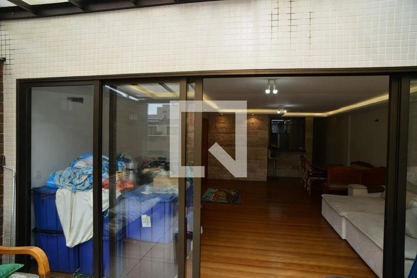 Furnished apartment, 300 m², with a glass-enclosed balcony — photo 16
