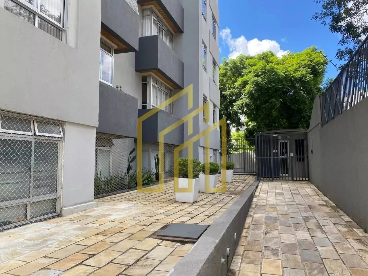 3-bedroom apartment with 1 bathroom, 81 m² and 2 parking spots — photo 4