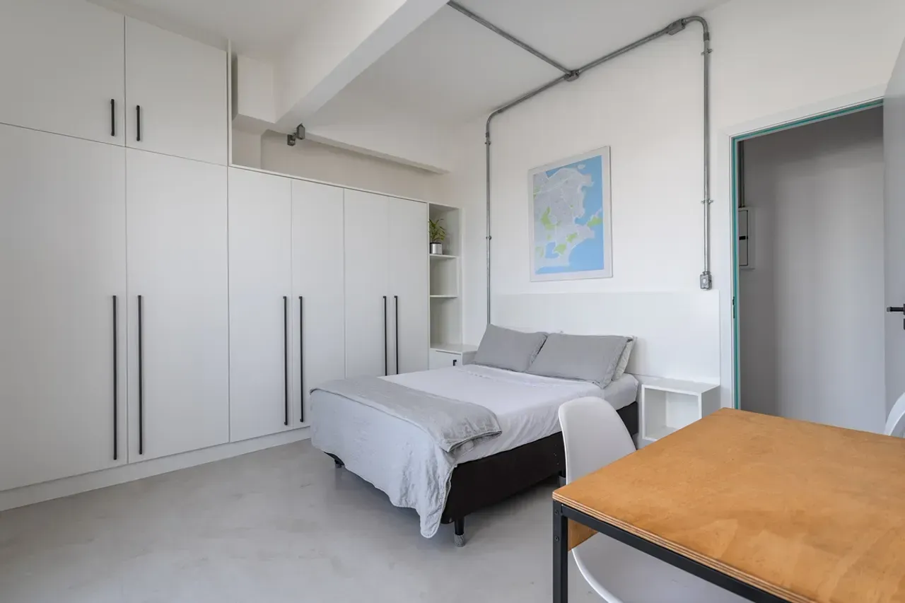 Furnished apartment with 2 bedrooms and enclosed balcony — photo 8