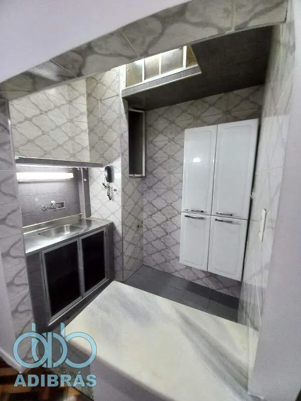 1 quarto e piso de madeira ou laminado: apartamento de 36 m²