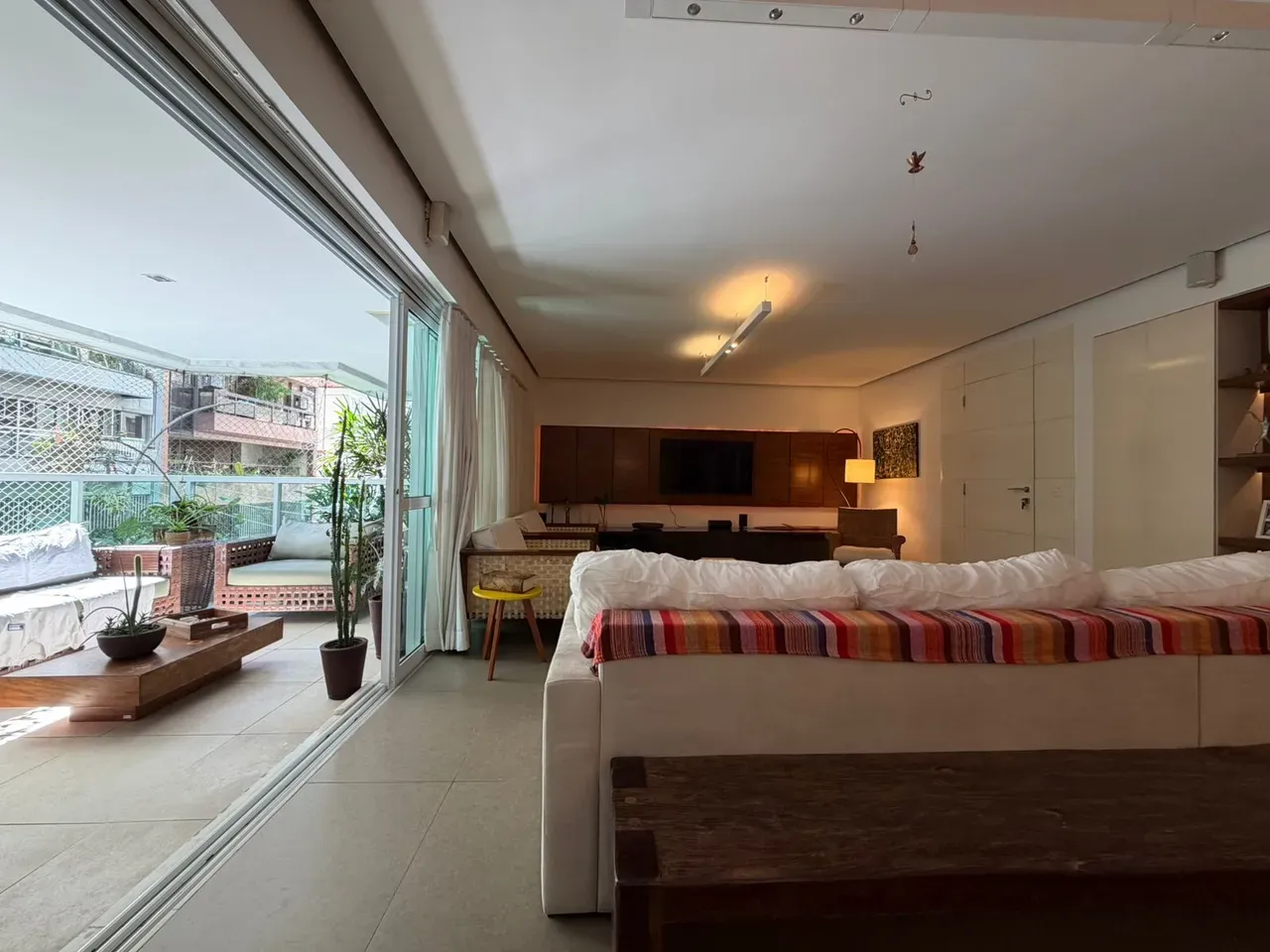 Apartamento com 3 quartos, 3 banheiros e varanda fechada — photo 26