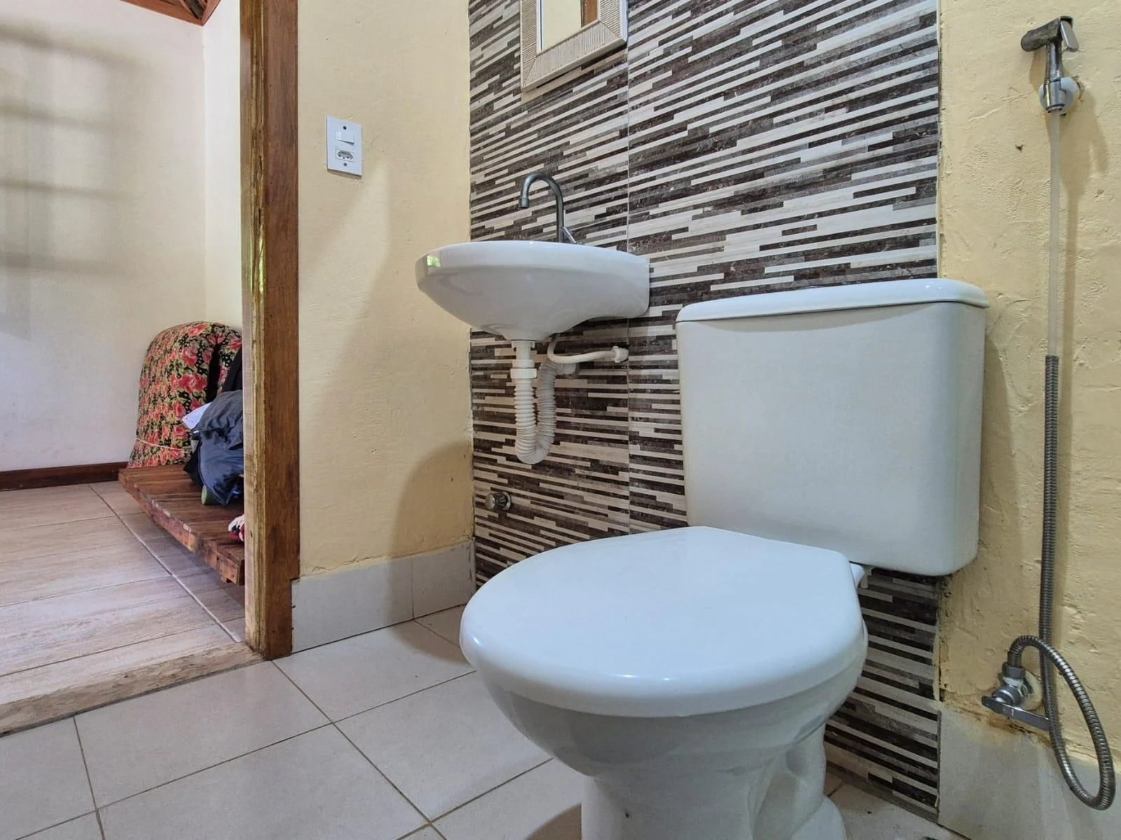 Furnished house, 2100 m², with a grill on the balcony — photo 42