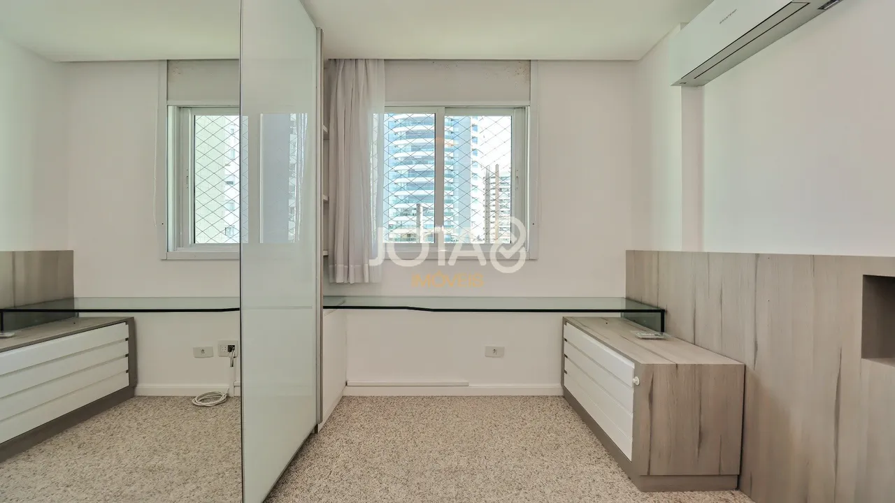Furnished 3-bedroom apartment with a private BBQ — photo 11
