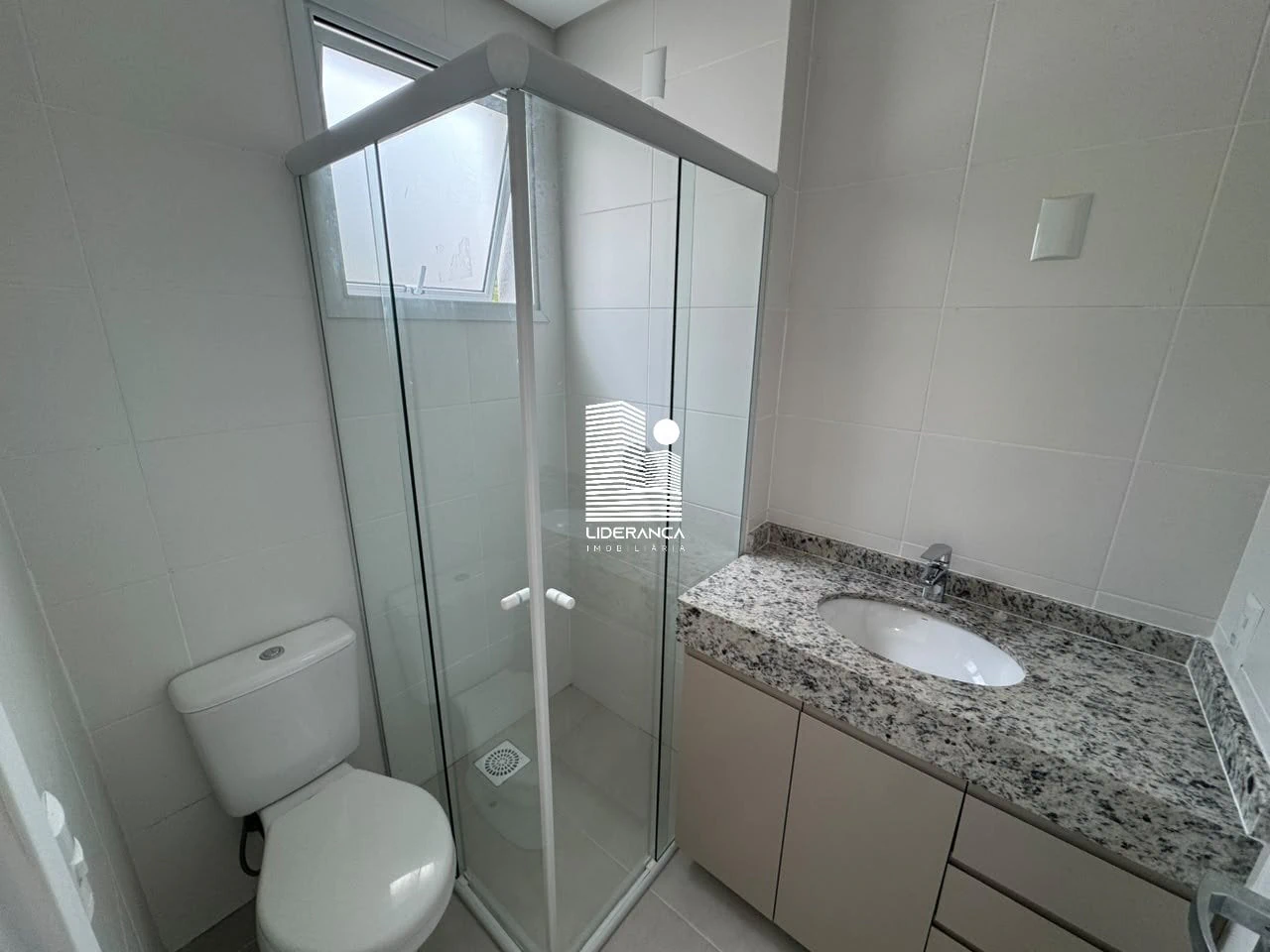 2-bedroom apartment with a mountain view in Florianópolis — photo 12