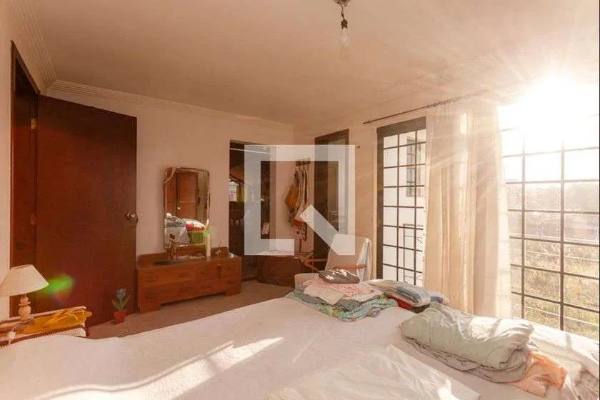 House with 5 bedrooms and a private garden — photo 23